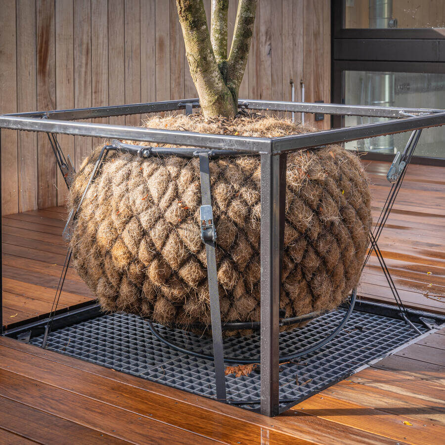 FOTOSTUDIO TWENTYTEN, AMSTERDAM: Groene parasol op patio van een houtbouw fotostudio