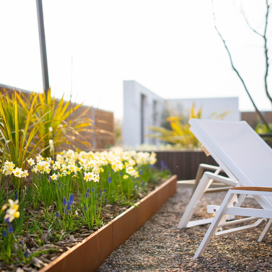 Urban Biotope.: Lightweight landscaping, uncompromised impact