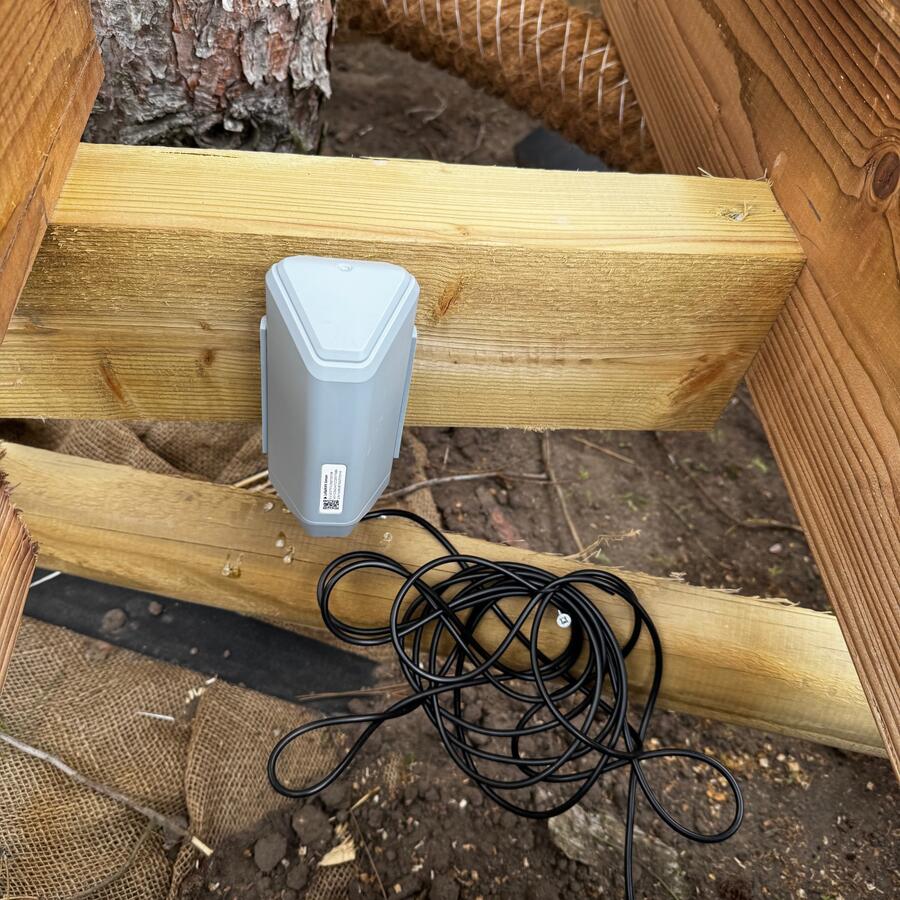 Urban Mole.: Monitoring soil conditions, visualising the invisible.