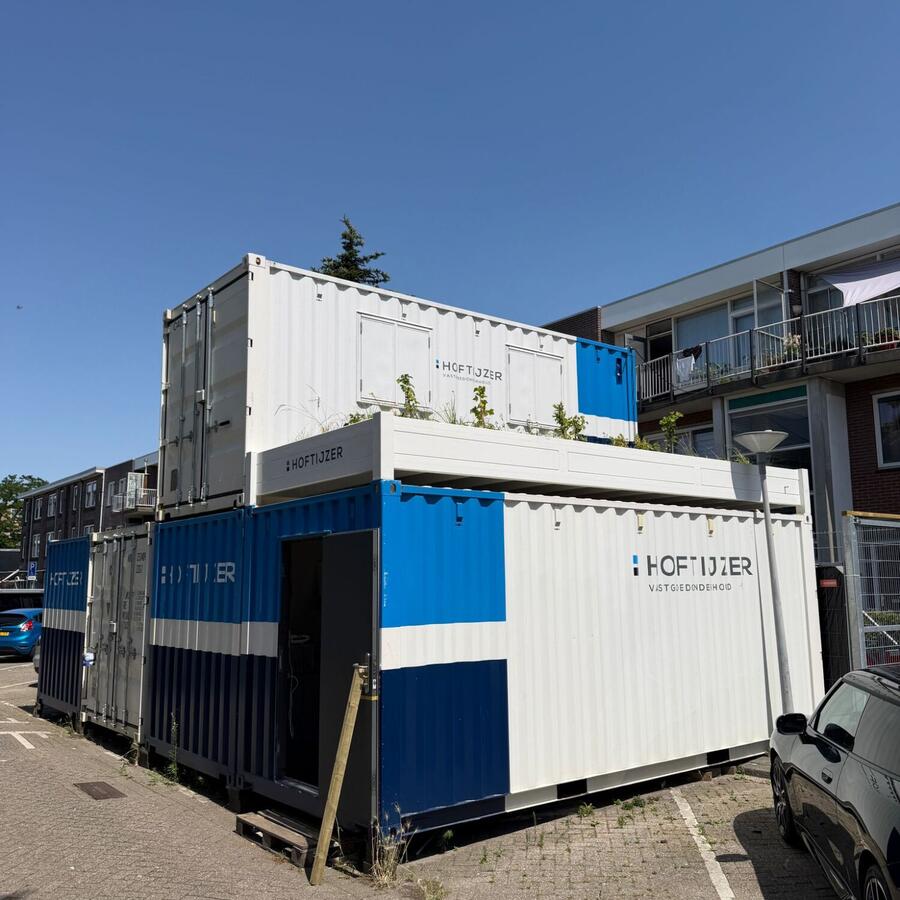 20ft Jungle.: Turning a container roof into a cool, green worksite.