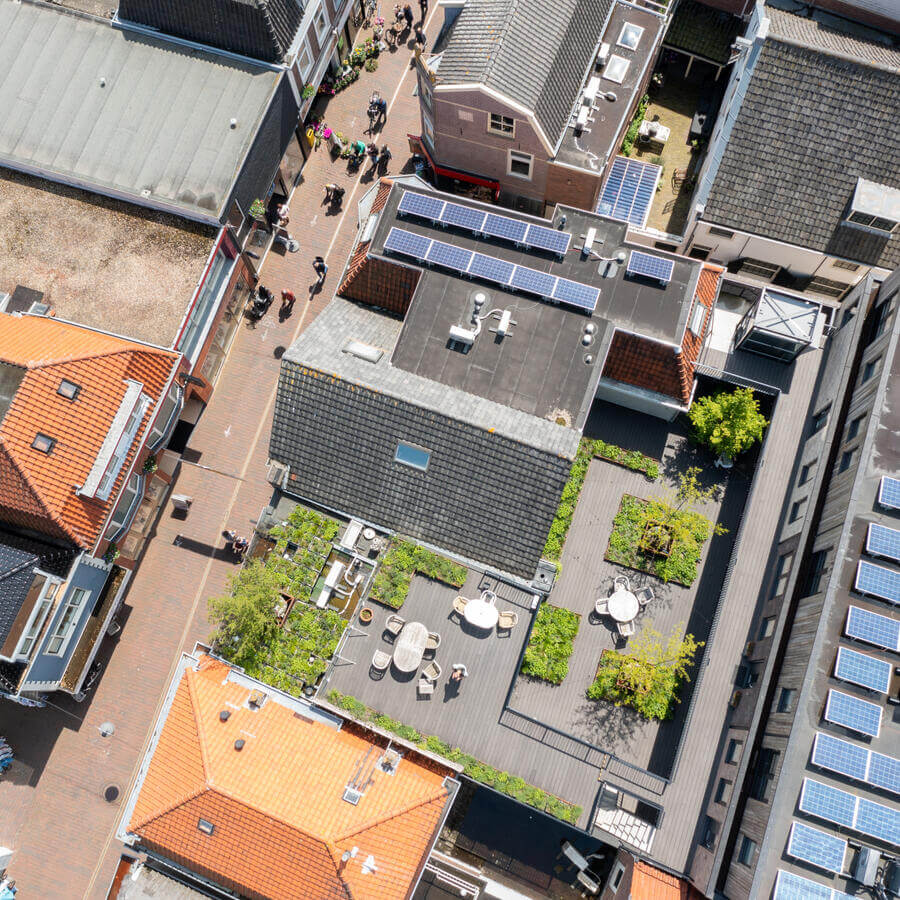 VVE RHIJNKADE, ALPHEN AAN DEN RIJN: Urban oasis in the main shopping street of the city