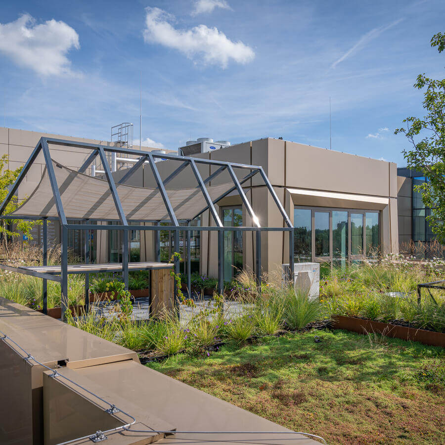 TOWNHALL, ZOETERMEER: An urban oasis on the fifth floor of the townhall