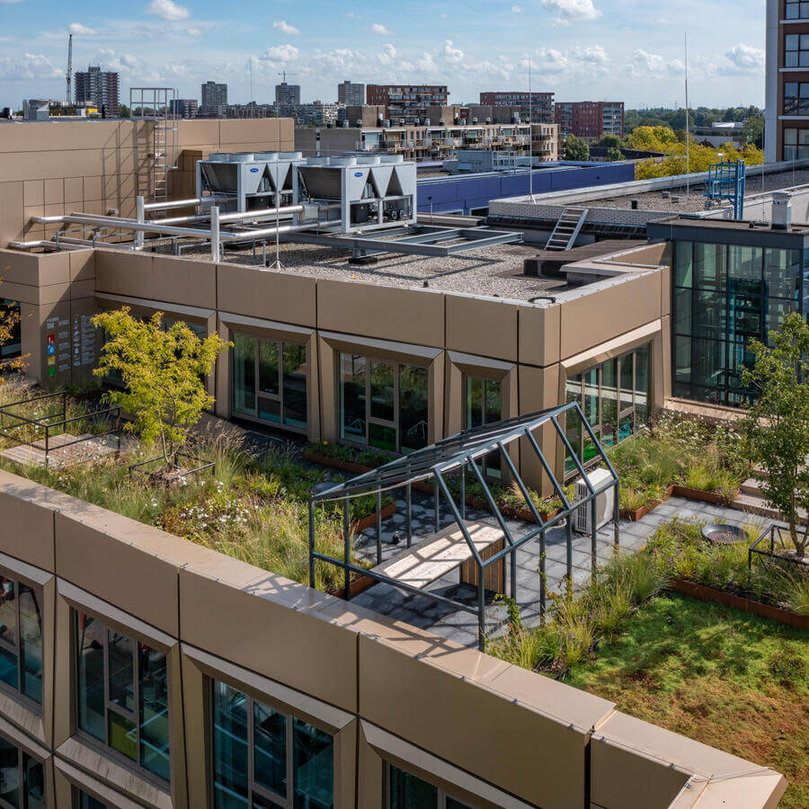 TOWNHALL, ZOETERMEER: An urban oasis on the fifth floor of the townhall